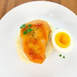 Creamy Butter Chicken with Mashed Potatoes and Soft-Boiled Egg