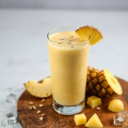 Refreshing Pear and Pineapple Qamar al-Din Smoothie