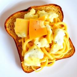 Cheesy Egg & Pasta Breakfast Toast