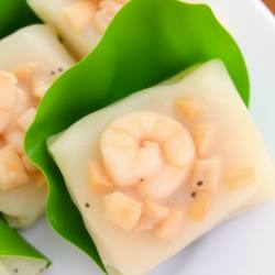 Steamed Pork and Shrimp Banana Leaf Cake (Bánh Bèo)